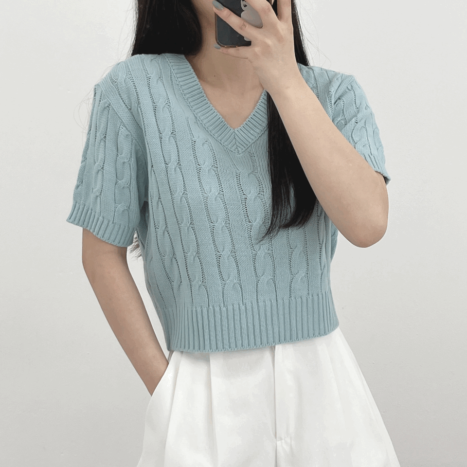 [당일배송/무료배송] 가비 꽈배기 브이넥 크롭 반팔 니트 - knit (6 colors)